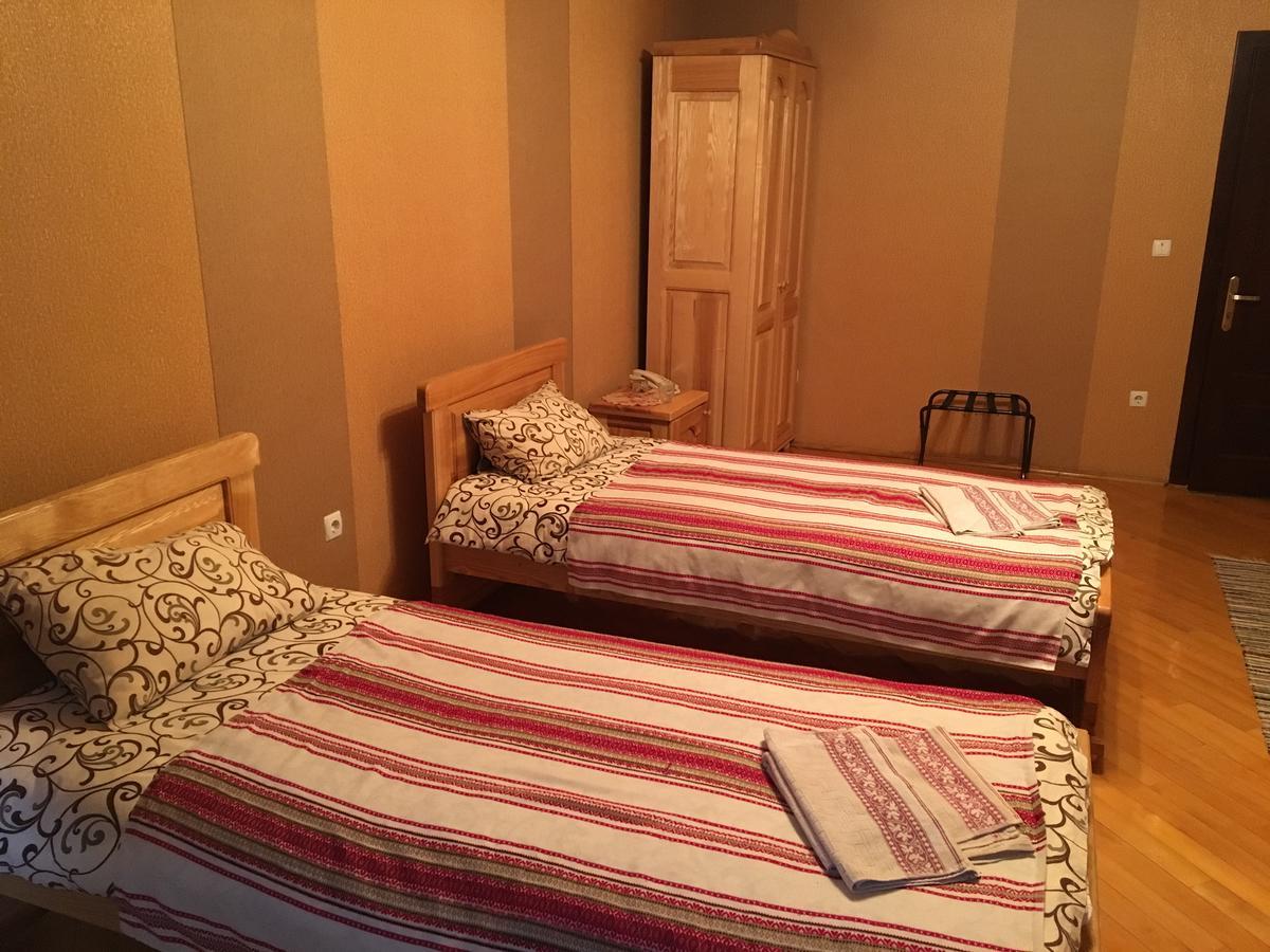 Hotel Svitlytsia Tyachiv Esterno foto